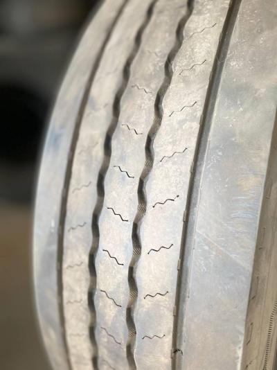 Шина вантажна б/в 295/80 R22.5 Continental HS3